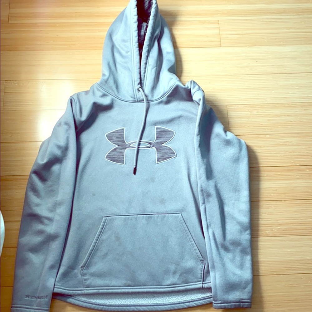 Grey sweat shirt